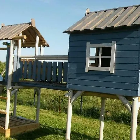 Przystan Jastrzebia Z Alpakami Semesterbostad