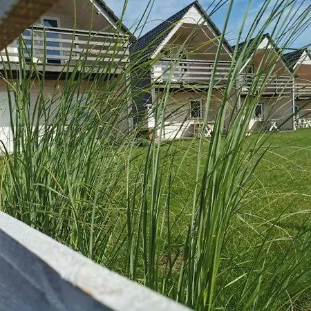 Semesterbostad Przystan Jastrzebia Z Alpakami